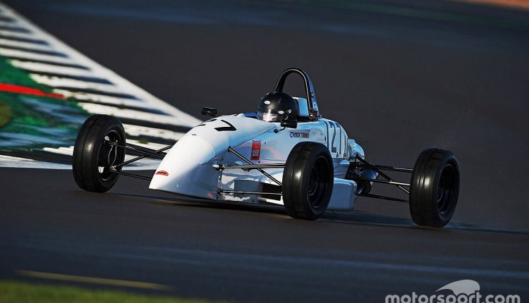 Crowdfunding campaign for double amputee UK racer nears target