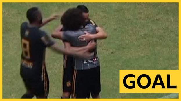 Fast Clube’s Emerson Bacas scores from his own half