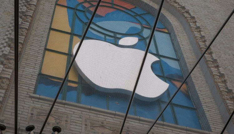Apple ordered to pay $308.5 million for infringing on patent