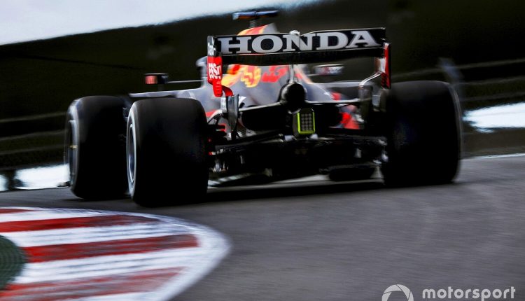 Verstappen: “Super slippery” track not enjoyable to drive