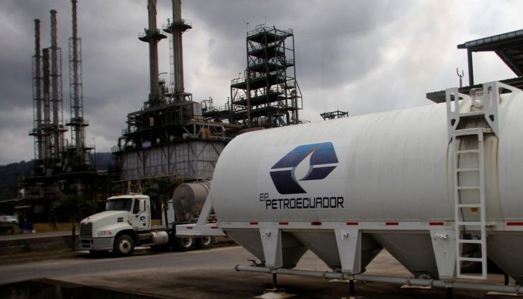 Ecuador indigenous protestors block access to Petroecuador oil field