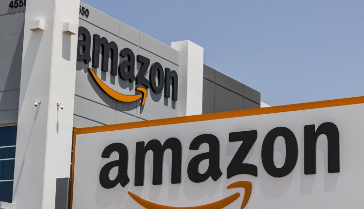 Alabama-based Amazon fulfillment center workers decisively vote against unionization