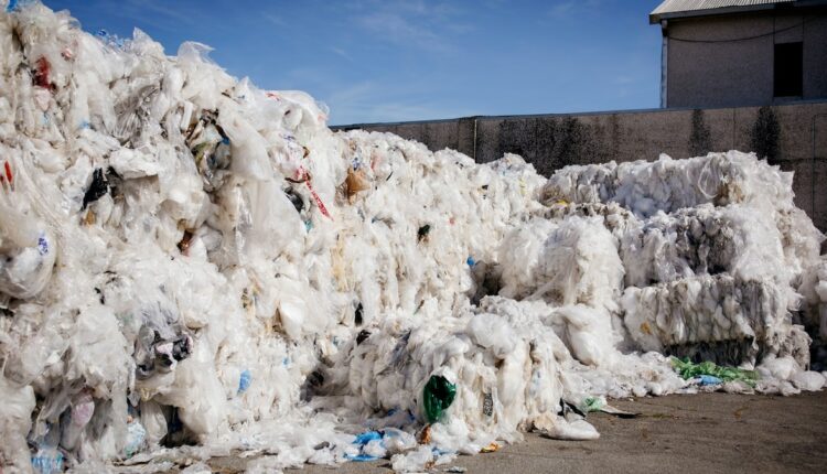U.S. generates more plastic trash than any other nation, report finds