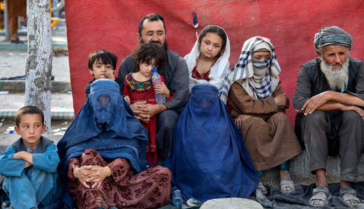 Humanitarian crisis in Afghanistan grows as the Taliban takes control