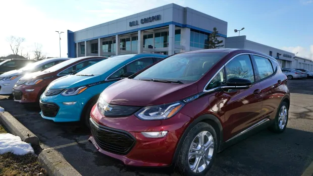 GM expands recall of Chevy Bolt electric cars over battery fire risk