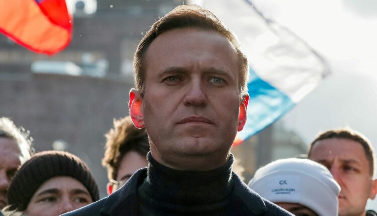 Russian mobile users struggle to make AppStore downloads before election