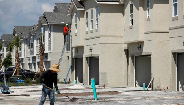 U.S. housing starts beat expectations in August