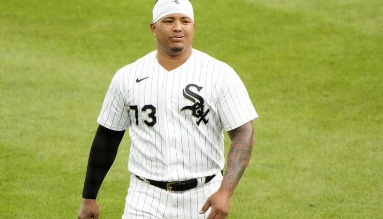 Tigers end skid with sloppy (5 errors) win over White Sox