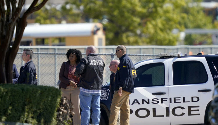 Suspect in custody after 4 injured in Texas school shooting
